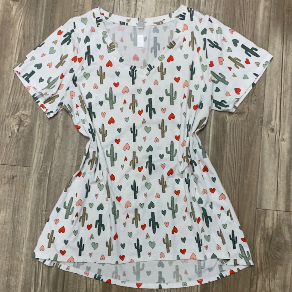 Cute cactus tee 🌵